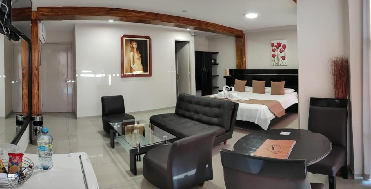 Hotel Aura